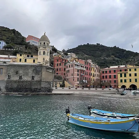 Minimal Pensión Vernazza